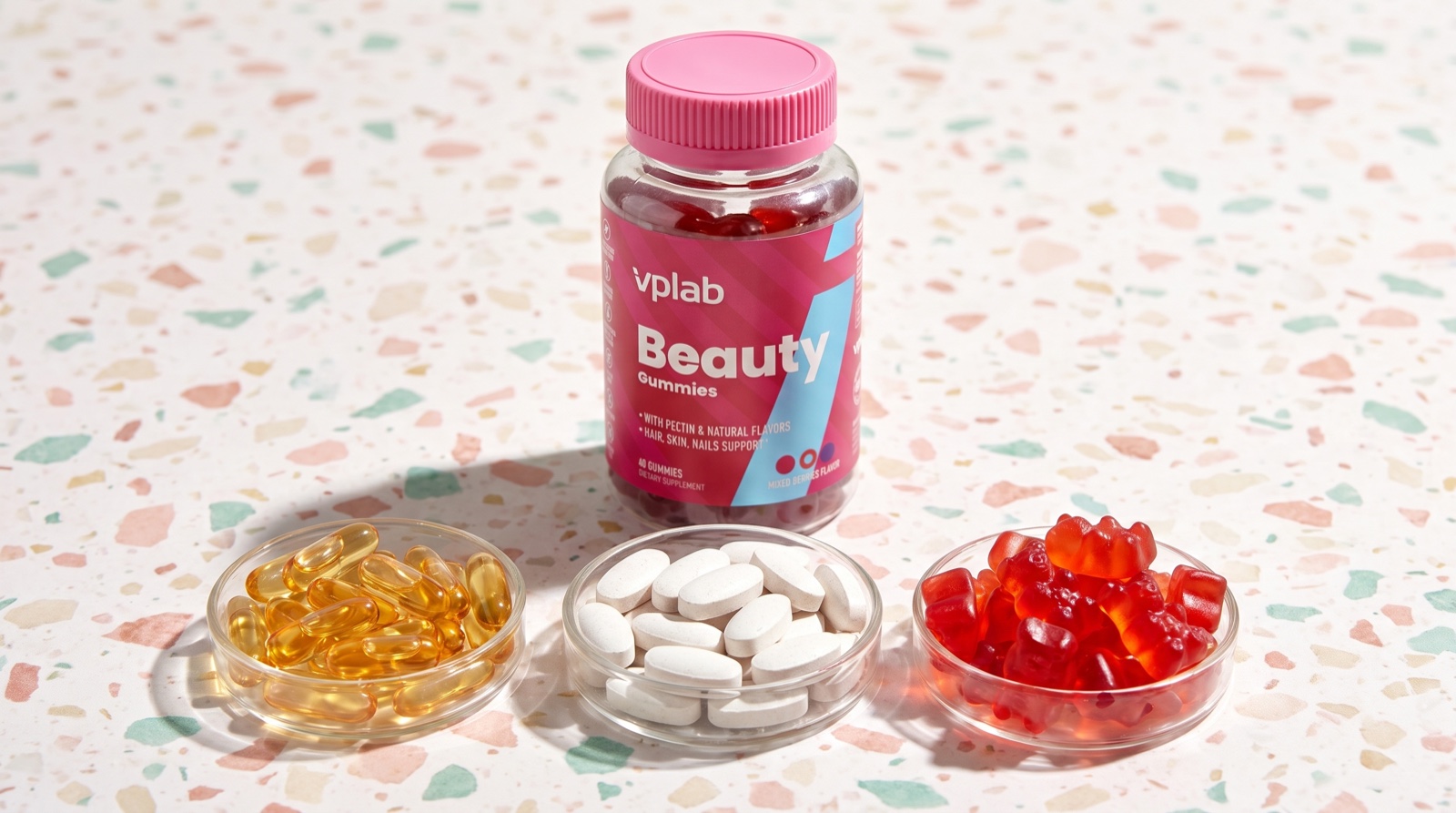 Beauty Gummies VPLab и три блюдца: капсулы, таблетки и жевательные мишки